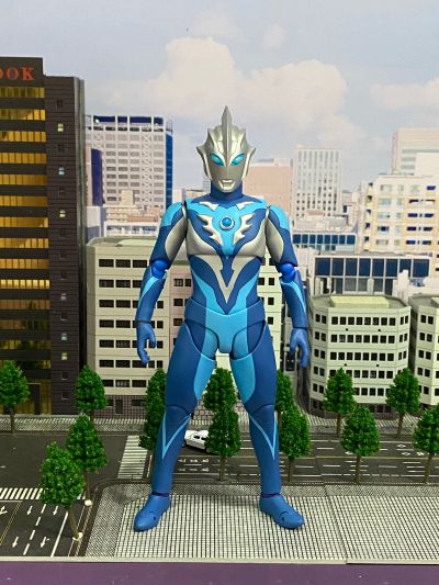 奥特曼怪獣系列 101 Gekijouban Ultraman R/B: Select! Crystal of Bonds! 奥特曼マントレギア 