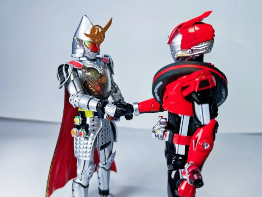 S.H.Figuarts  假面骑士铠武 假面骑士铠武 极武装