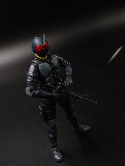 S.H.Figuarts 大量出没型变异飞蝗改造人（新·假面骑士）