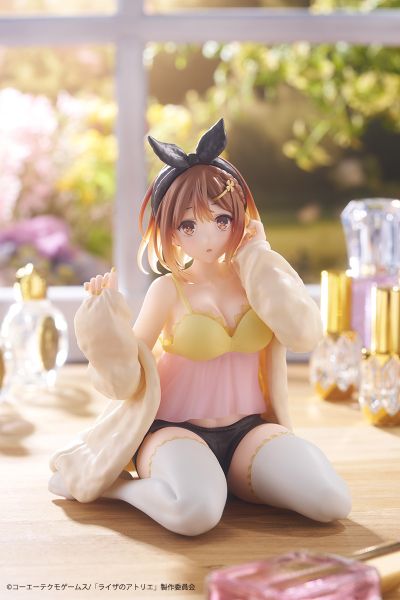 TAITO抽彩 莱莎的炼金工房～常暗女王与秘密藏身处～动画版 闪耀夜空与秘密晚会 A奖 莱莎人偶