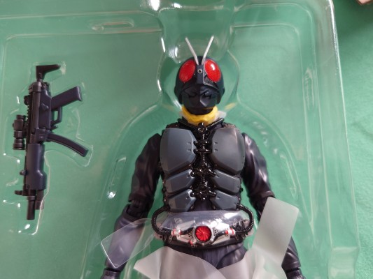 S.H.Figuarts 大量出没型变异飞蝗改造人（新·假面骑士）