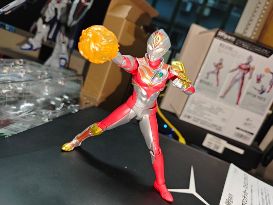 S.H.Figuarts  德凯奥特曼  强壮型