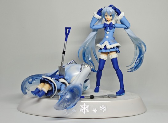 figma #EX-39 VOCALOID 初音未来 雪初音2012 毛绒绒外套Ver.