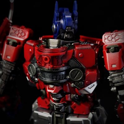 编号：08111 大黄蜂 擎天柱