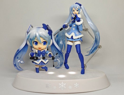 figma #EX-39 VOCALOID 初音未来 雪初音2012 毛绒绒外套Ver.