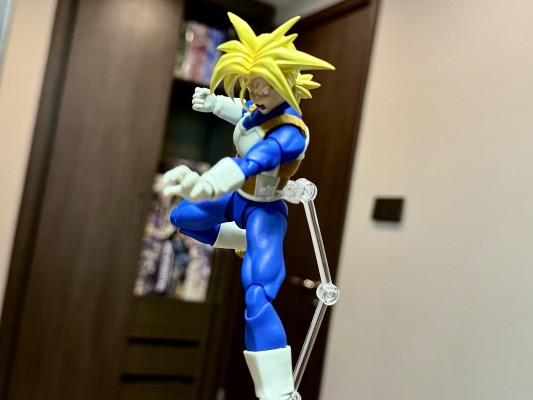 S.H.Figuarts  超级赛亚人特兰克斯-身藏超凡之力-