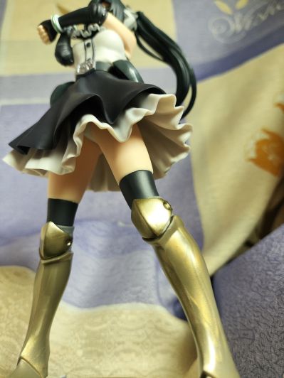 腼腆英雄 LADY BLACK