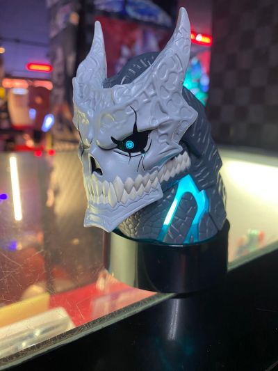 怪兽8号 发光头雕