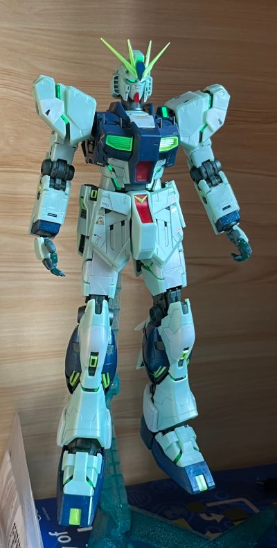 MG 1/100   福冈高达公园专属商品 ν高达 Ka版 (精神感应框架启动配色)