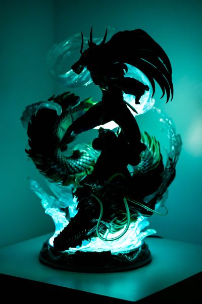 圣斗士星矢 紫龙 全身像