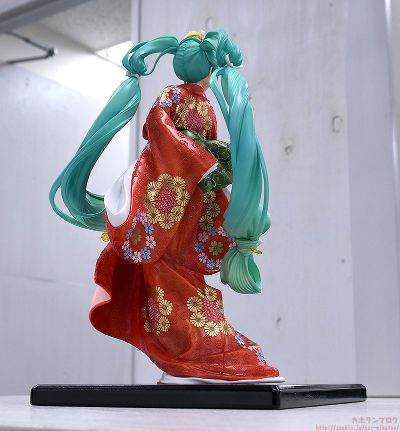 初音未来 回首美人图