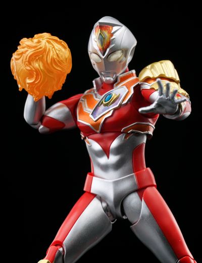 S.H.Figuarts  德凯奥特曼  强壮型