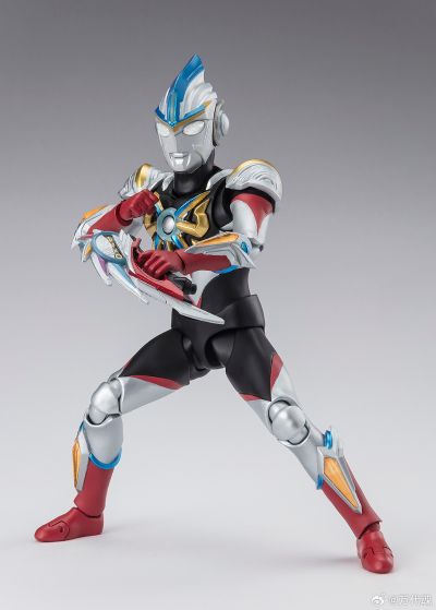 S.H.Figuarts 欧布奥特曼 三重形态