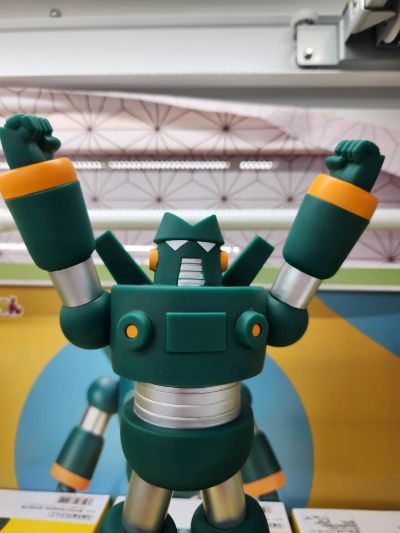 大号SOFVIMATES 蜡笔小新 钢弹勇士 钢达姆机器人