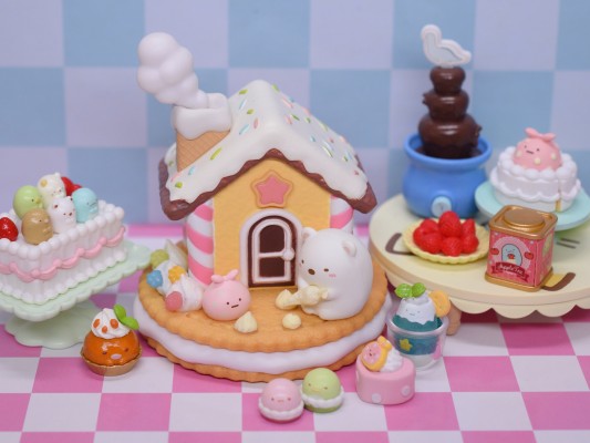 角落小伙伴 兴奋！糖果屋