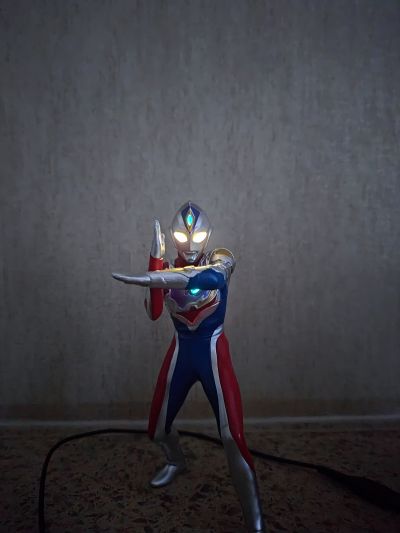 奥特发光立像 特利迦奥特曼 复合型