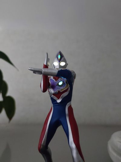 奥特发光立像 特利迦奥特曼 复合型