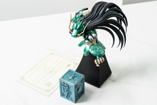 圣斗士星矢 紫龙 全身像