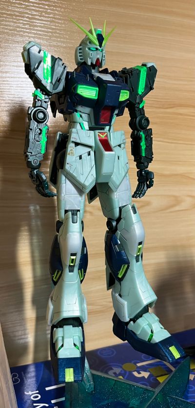 MG 1/100   福冈高达公园专属商品 ν高达 Ka版 (精神感应框架启动配色)