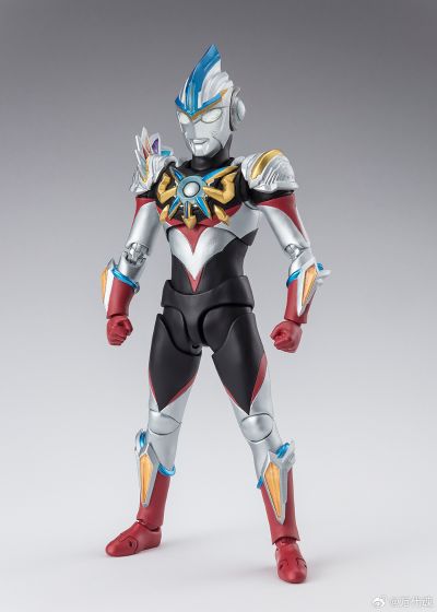 S.H.Figuarts 欧布奥特曼 三重形态