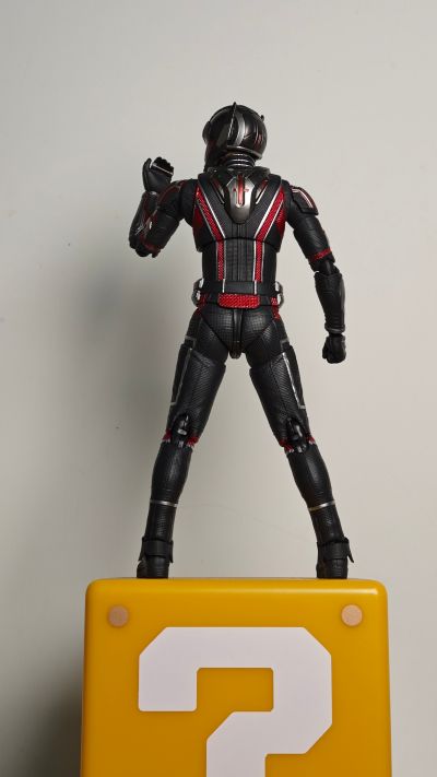 S.H.Figuarts 蚁人与黄蜂女：量子狂潮 蚁人