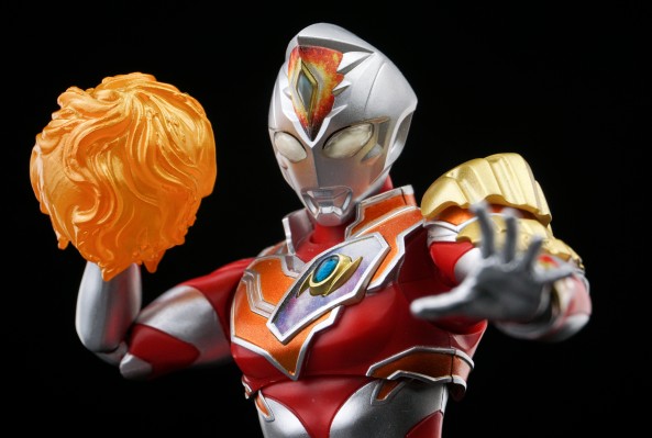 S.H.Figuarts  德凯奥特曼  强壮型