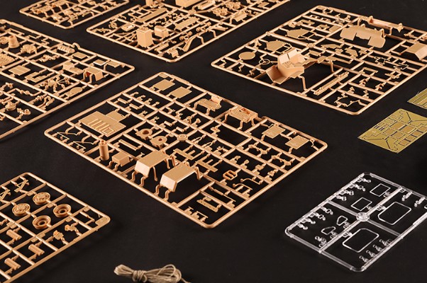 编号:63549 1/35 装甲车辆系列 LVSR MKR16牵引车