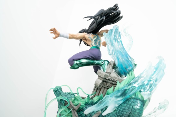 圣斗士星矢 紫龙 全身像