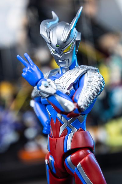 布鲁可超动积木人传奇版 终极赛罗