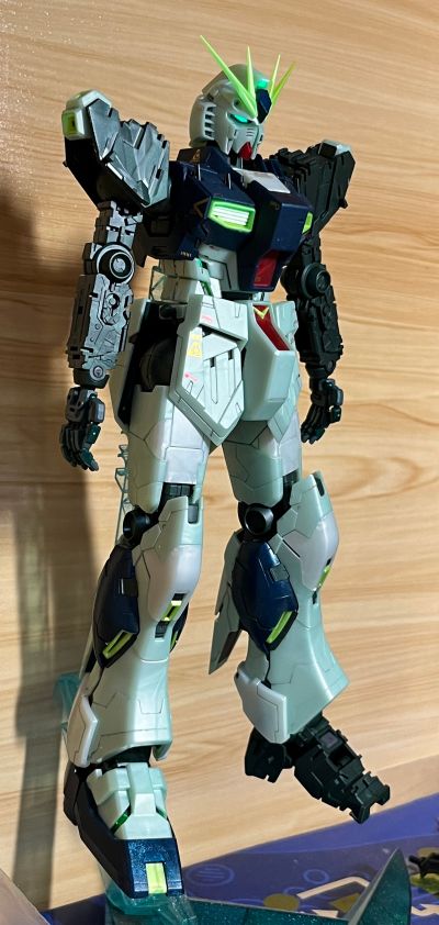 MG 1/100   福冈高达公园专属商品 ν高达 Ka版 (精神感应框架启动配色)
