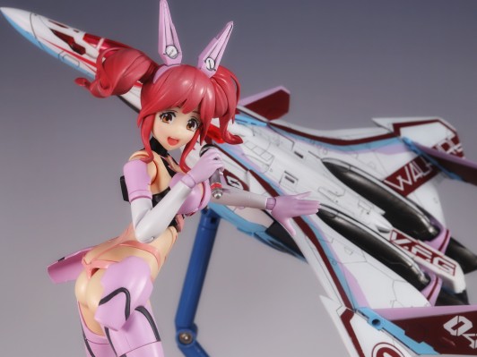 V.F.G. MC-13  超时空要塞DELTA VF-31A 卡伊洛斯 中岛玛基娜