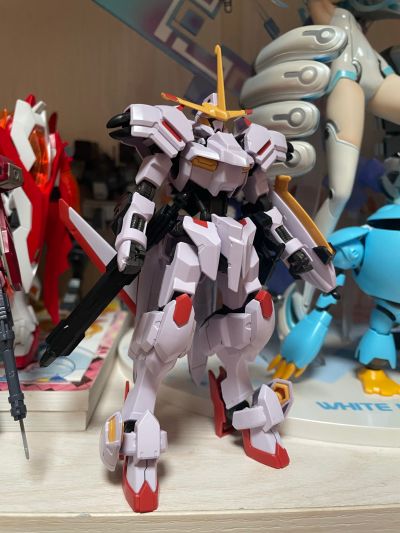 HG 机动战士高达 铁血的奥尔芬斯 乌尔德狩猎 端白星高达