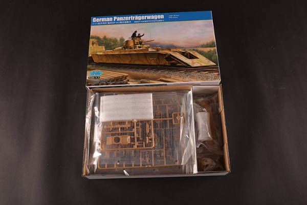 编号:01096 1/72 装甲车辆系列 德BP-42铁道装甲列车坦克运输载卡