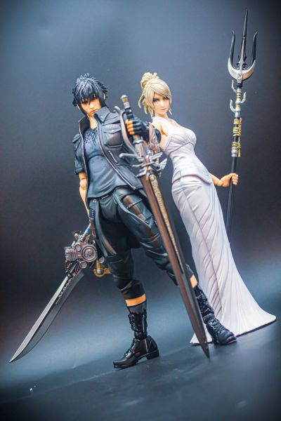 PlayArts改 最终幻想XV 露娜弗蕾娜·诺克斯·芙尔雷