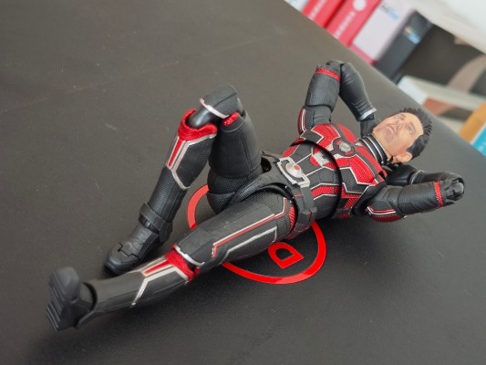 S.H.Figuarts 蚁人与黄蜂女：量子狂潮 蚁人