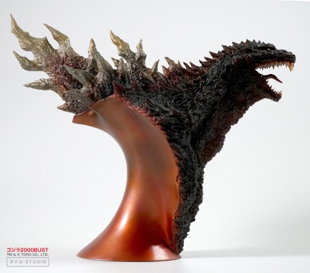 哥斯拉2000 胸像