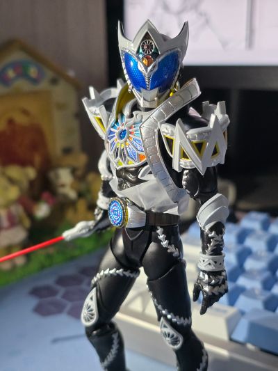 S.H.Figuarts(真骨雕制法)  假面骑士蛇牙