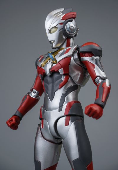 S.H.Figuarts 艾克斯奥特曼 超越型+艾克斯奥特曼（新生代之星）
