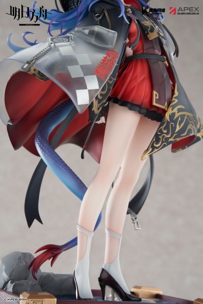 明日方舟 假日威龙陈 万重山