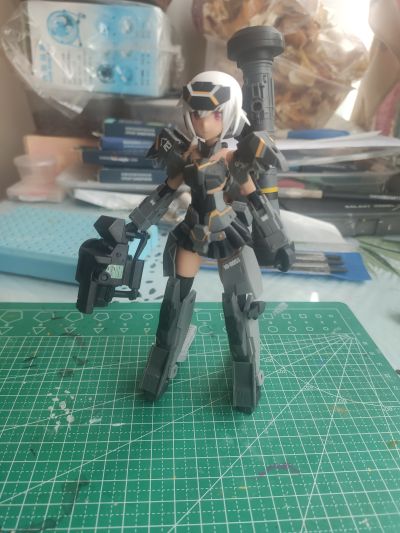 机甲少女 轰雷改（黑色）+ FGM148 标枪反坦克导弹