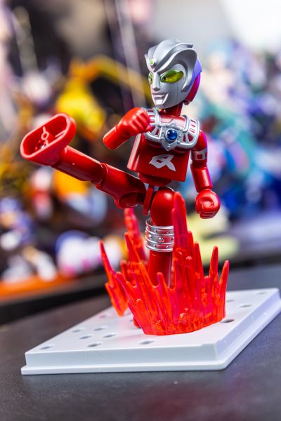 奥特名鉴闪耀版第八弹-凤凰勇者