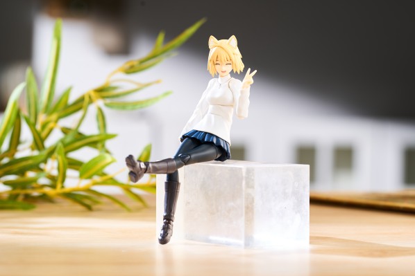 figma#574 女性素体 （千秋）与 露肩毛衣连衣裙