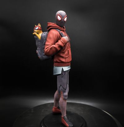 VGM50 漫威蜘蛛侠：迈尔斯•莫拉莱斯 迈尔斯•莫拉莱斯 杂货店之猫战衣