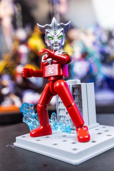 奥特名鉴闪耀版第八弹-凤凰勇者