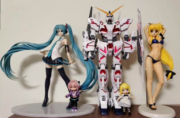 Mega Size 1/48 机动战士高达UC RX-0 独角兽高达 Ver. TWC