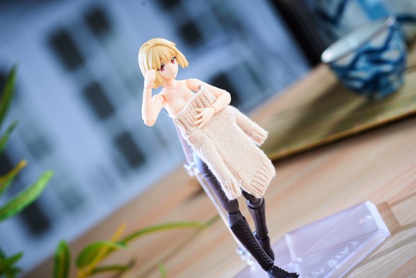 figma#574 女性素体 （千秋）与 露肩毛衣连衣裙