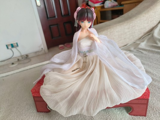 醉心于冰棒的古风少女 — 玲珑