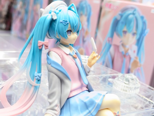 初音未来  压泡面人偶ー恋爱的西装外套ー