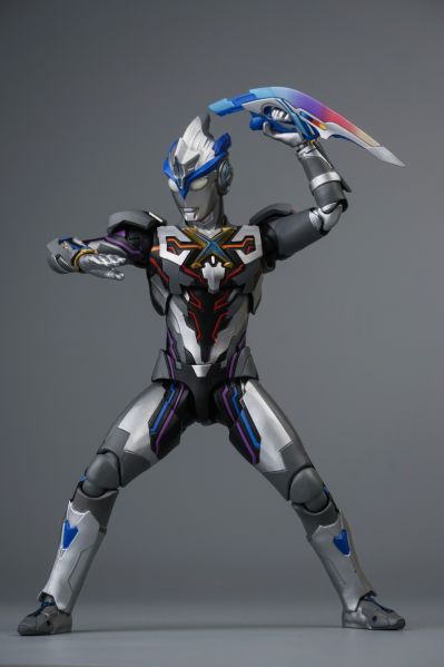 S.H.Figuarts 艾克斯奥特曼 超越型+艾克斯奥特曼（新生代之星）