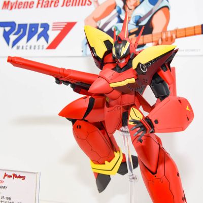 PLAMAX VF-19改 烈焰女武神 热气・巴萨拉专用机